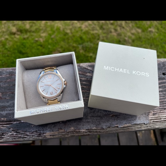 Michael Kors Watch - Picture 1 of 4